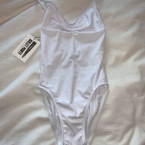 Other - Bullet pointe white Leo